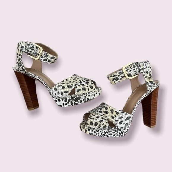 Stuart Weitzman Snakeskin Pumps Cream Gold Open Toe Buckle Heels Womens Size 6.5 - Picture 2 of 11